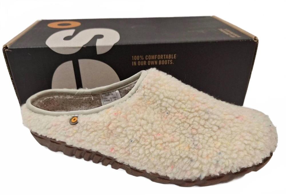 NEW BOGS women's snowday cozy slipper in oatmeal/avoine